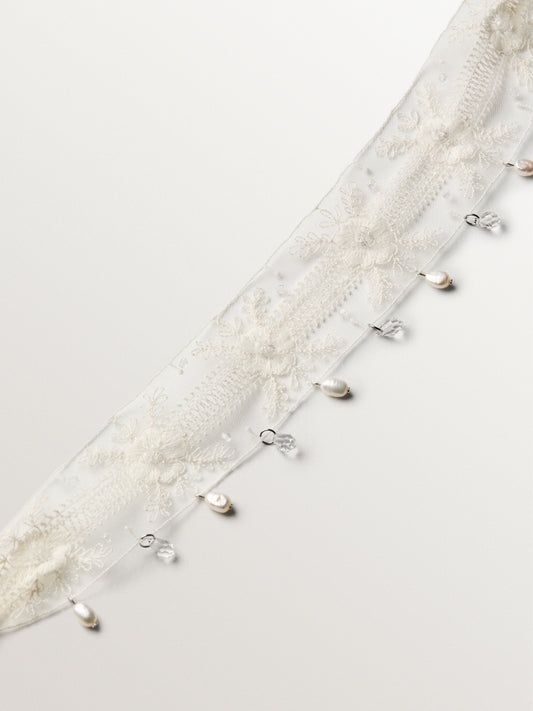 Choker de encaje con perlas y cristales