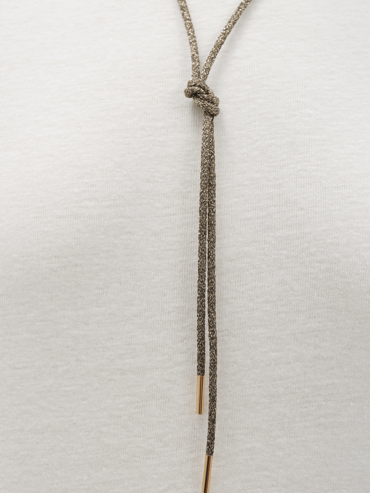 Cordel taupe con acabados en plata 925