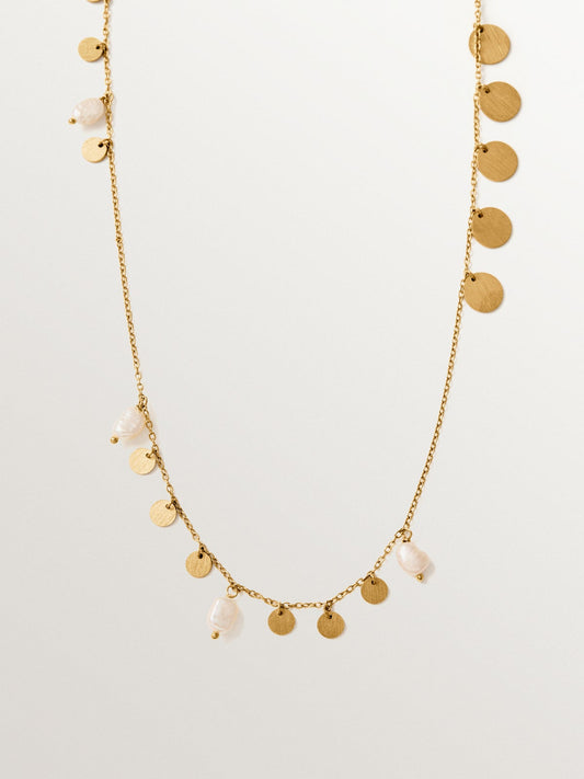 Collar de plata 925 bañada en oro de 18K con motivos y perlas colgantes