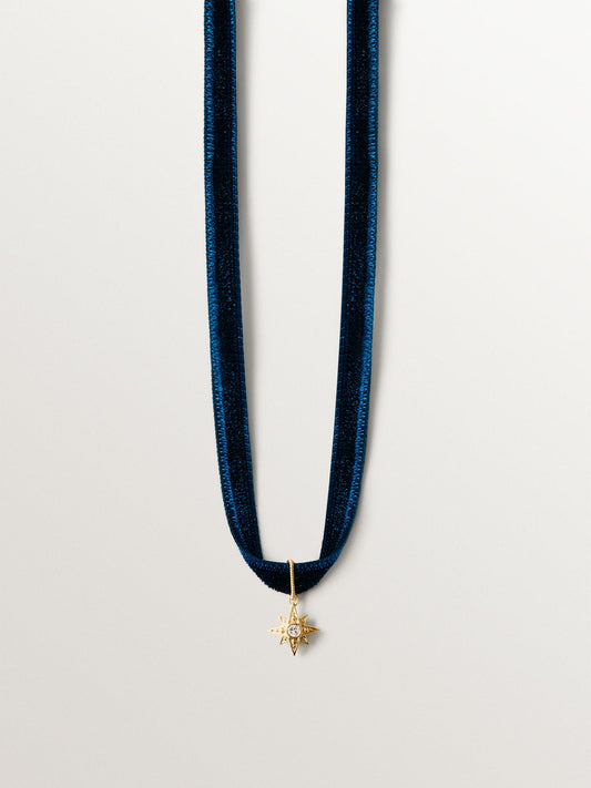Collar de terciopelo con charm estrella de plata 925 bañada en oro amarillo de 18K y topacio blanco